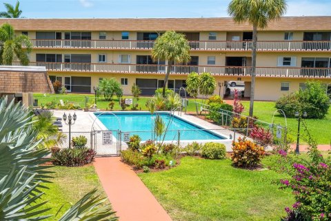 Condominio en venta en Hollywood, Florida, 2 dormitorios, 100.15 m2 № 1762970 - foto 1
