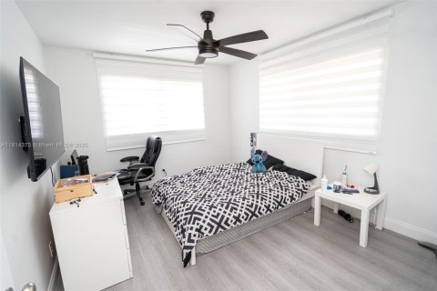 Condominio en venta en Hollywood, Florida, 2 dormitorios, 100.15 m2 № 1762970 - foto 28