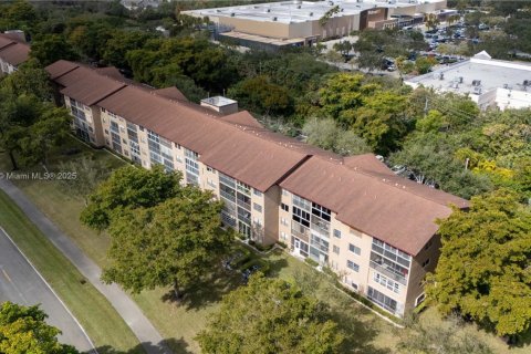 Copropriété à louer à Pembroke Pines, Floride: 2 chambres, 140 m2 № 1952881 - photo 21