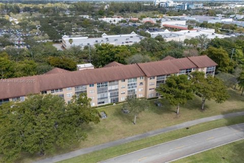 Copropriété à louer à Pembroke Pines, Floride: 2 chambres, 140 m2 № 1952881 - photo 20