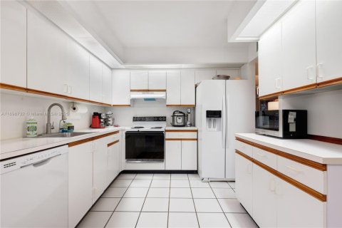 Copropriété à louer à Pembroke Pines, Floride: 2 chambres, 140 m2 № 1952881 - photo 9