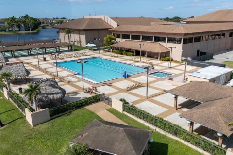 Copropriété à louer à Pembroke Pines, Floride: 2 chambres, 140 m2 № 1952881 - photo 15