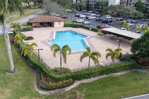 Copropriété à louer à Pembroke Pines, Floride: 2 chambres, 140 m2 № 1952881 - photo 17