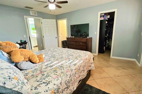 Villa ou maison à vendre à Lehigh Acres, Floride: 2 chambres № 1988054 - photo 9