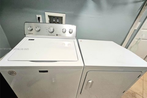 Villa ou maison à vendre à Lehigh Acres, Floride: 2 chambres № 1988054 - photo 20