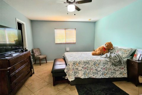 Villa ou maison à vendre à Lehigh Acres, Floride: 2 chambres № 1988054 - photo 10