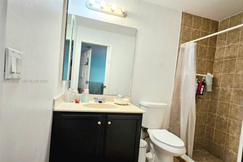 Villa ou maison à vendre à Lehigh Acres, Floride: 2 chambres № 1988054 - photo 11