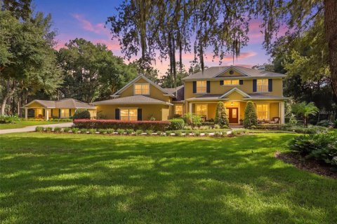 House in DeLand, Florida 6 bedrooms, 438.87 sq.m. № 2361371