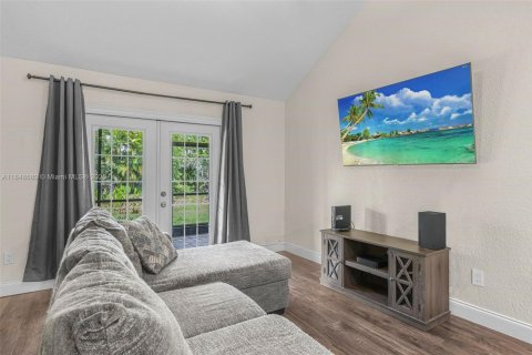 Townhouse in Boca Raton, Florida 2 bedrooms, 103.03 sq.m. № 1850334 - photo 12