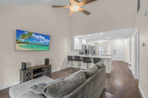 Townhouse in Boca Raton, Florida 2 bedrooms, 103.03 sq.m. № 1850334 - photo 13