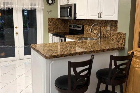 Touwnhouse à Hialeah, Floride 3 chambres, 117.99 m2 № 2365758