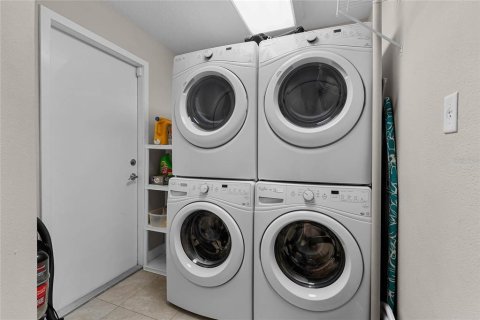 Casa en venta en Orlando, Florida, 6 dormitorios, 503.72 m2 № 2303254 - foto 22