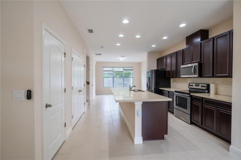 Townhouse in Winter Garden, Florida 3 bedrooms, 147.16 sq.m. № 1845132 - photo 6