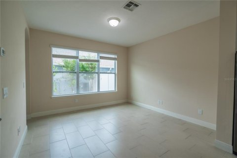 Townhouse in Winter Garden, Florida 3 bedrooms, 147.16 sq.m. № 1845132 - photo 5