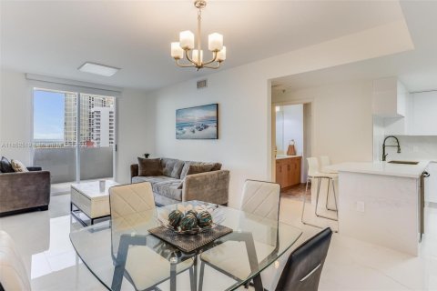 Copropriété à louer à Miami, Floride: 2 chambres, 86.4 m2 № 1872222 - photo 8