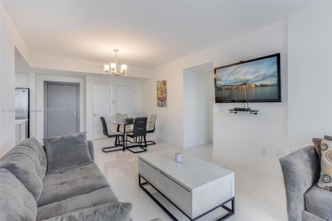 Copropriété à louer à Miami, Floride: 2 chambres, 86.4 m2 № 1872222 - photo 6