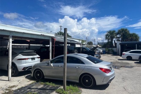 Commercial property in Fort Lauderdale, Florida № 1945434 - photo 5