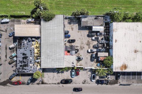 Commercial property in Fort Lauderdale, Florida № 1945434 - photo 15