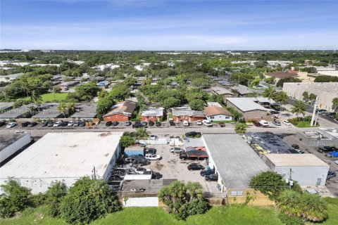 Commercial property in Fort Lauderdale, Florida № 1945434 - photo 12
