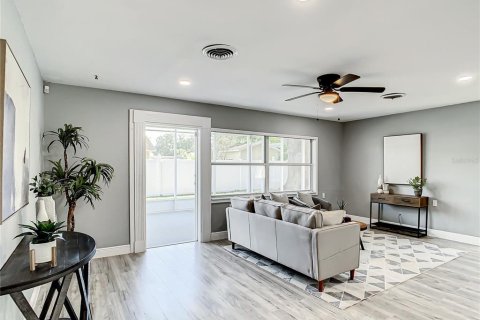 Casa en venta en Belle Isle, Florida, 3 dormitorios, 182.74 m2 № 1912130 - foto 18