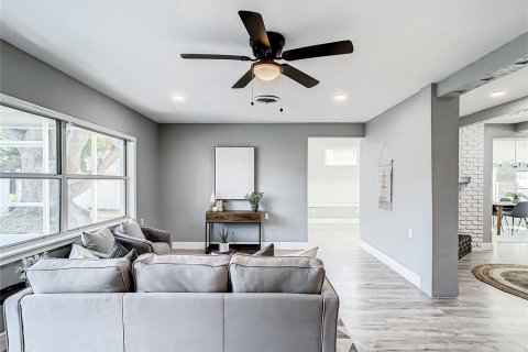 Casa en venta en Belle Isle, Florida, 3 dormitorios, 182.74 m2 № 1912130 - foto 19
