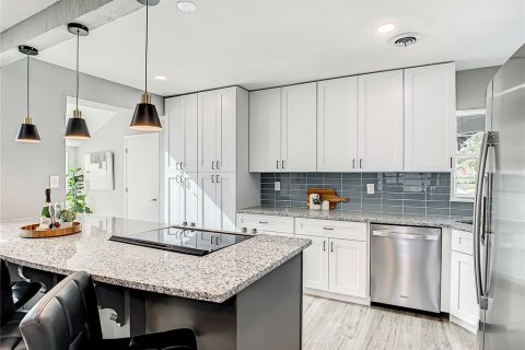 Casa en venta en Belle Isle, Florida, 3 dormitorios, 182.74 m2 № 1912130 - foto 5