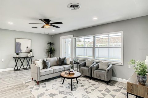 Casa en venta en Belle Isle, Florida, 3 dormitorios, 182.74 m2 № 1912130 - foto 23