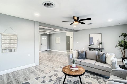 Casa en venta en Belle Isle, Florida, 3 dormitorios, 182.74 m2 № 1912130 - foto 22