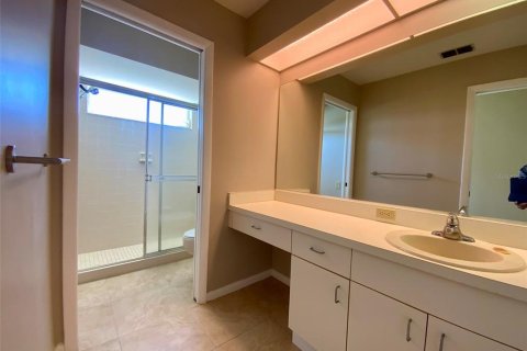 House in Bradenton, Florida 2 bedrooms, 165.37 sq.m. № 2093210 - photo 15