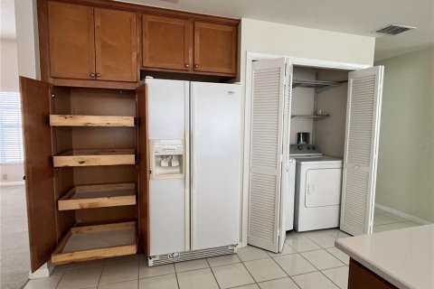 House in Bradenton, Florida 2 bedrooms, 165.37 sq.m. № 2093210 - photo 13