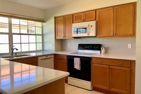 House in Bradenton, Florida 2 bedrooms, 165.37 sq.m. № 2093210 - photo 8