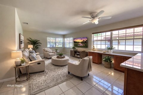 House in Bradenton, Florida 2 bedrooms, 165.37 sq.m. № 2093210 - photo 7