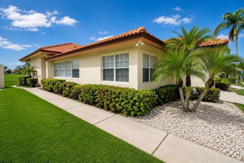 House in Bradenton, Florida 2 bedrooms, 165.37 sq.m. № 2093210 - photo 5