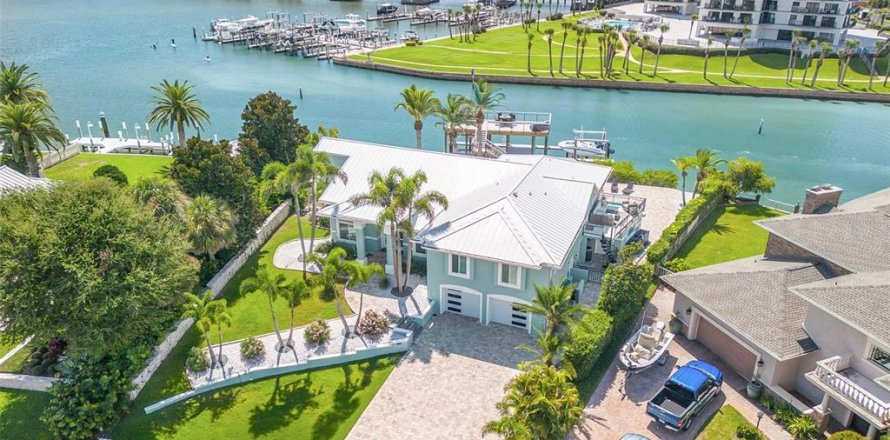 House in New Smyrna Beach, Florida 6 bedrooms, 386.85 sq.m. № 2203895