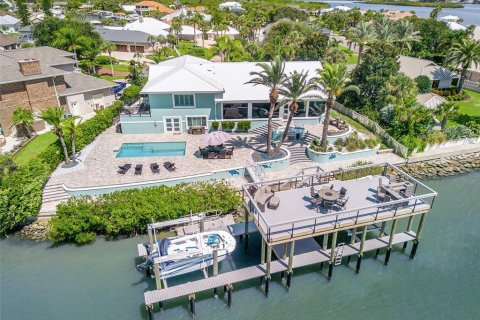 House in New Smyrna Beach, Florida 6 bedrooms, 386.85 sq.m. № 2203895 - photo 3