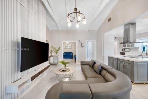 House in Hollywood, Florida 4 bedrooms, 199.28 sq.m. № 2068744 - photo 11