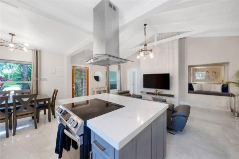 House in Hollywood, Florida 4 bedrooms, 199.28 sq.m. № 2068744 - photo 5