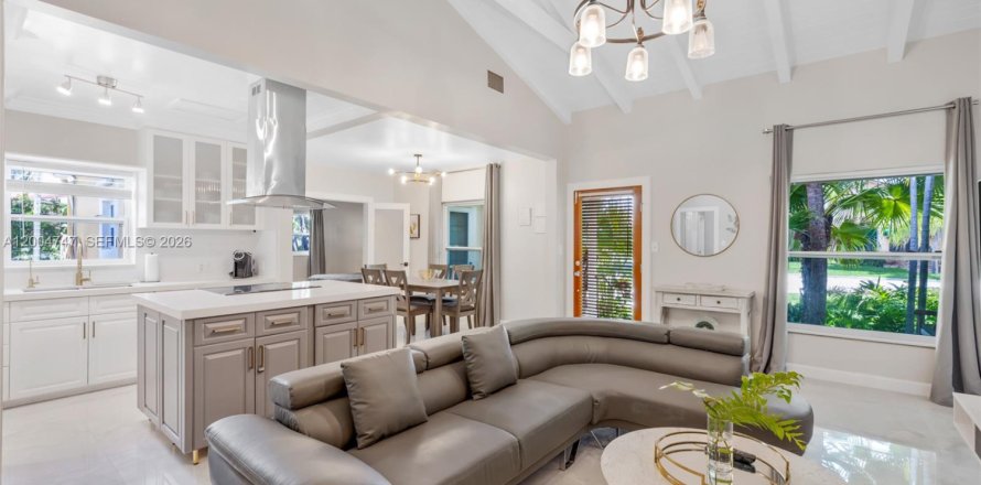 House in Hollywood, Florida 4 bedrooms, 199.28 sq.m. № 2068744