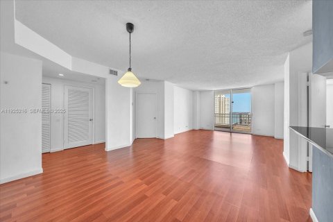Copropriété à louer à Miami, Floride: 2 chambres, 117.71 m2 № 1983990 - photo 10