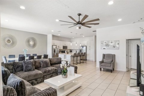 Casa en venta en Davenport, Florida, 12 dormitorios, 454.01 m2 № 2217664 - foto 8