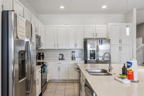Casa en venta en Davenport, Florida, 12 dormitorios, 454.01 m2 № 2217664 - foto 11