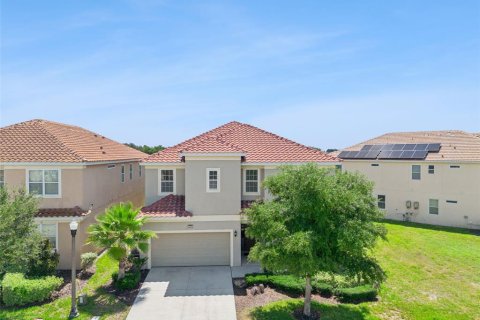 Casa en venta en Davenport, Florida, 12 dormitorios, 454.01 m2 № 2217664 - foto 3