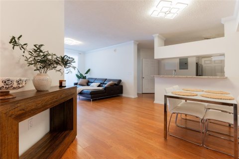 Кондоминиум с 2 спальнями в Санни-Айлс-Бич, Флорида № 2016550