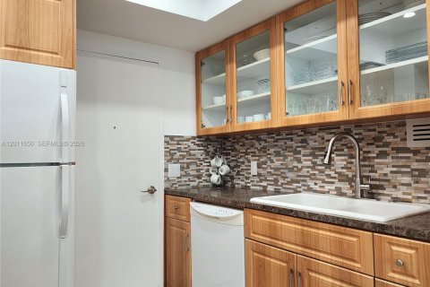 Снять в аренду кондоминиум в Холливуд, Флорида 1 спальня, 85.47м2, № 2075415 - фото 12