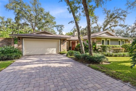 House in Longwood, Florida 3 bedrooms, 154.03 sq.m. № 2395936 - photo 2
