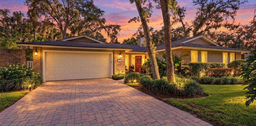 House in Longwood, Florida 3 bedrooms, 154.03 sq.m. № 2395936