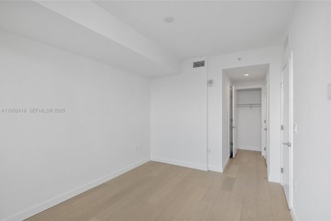 Condo in Bay Harbor Islands, Florida, 3 bedrooms  № 2009499 - photo 18