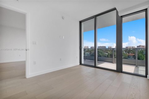 Condo in Bay Harbor Islands, Florida, 3 bedrooms  № 2009499 - photo 4