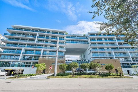 Condo in Bay Harbor Islands, Florida, 3 bedrooms  № 2009499 - photo 6