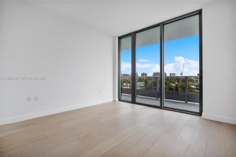 Condo in Bay Harbor Islands, Florida, 3 bedrooms  № 2009499 - photo 12